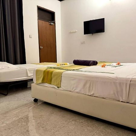 Seascape Retreats Dhigurah Hotel Dhigurah  Exterior photo