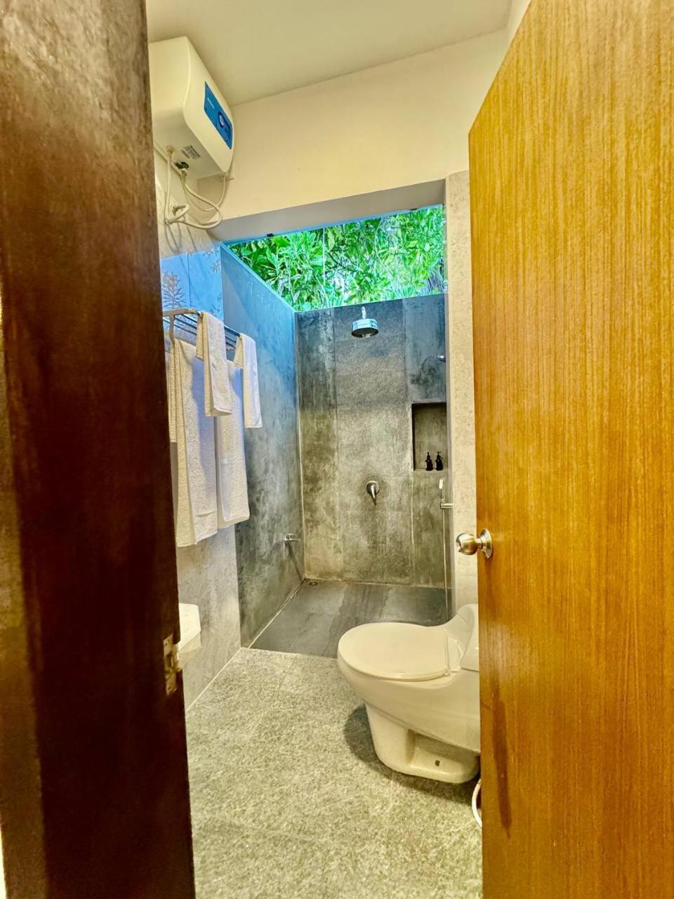 Seascape Retreats Dhigurah Hotel Dhigurah  Exterior photo