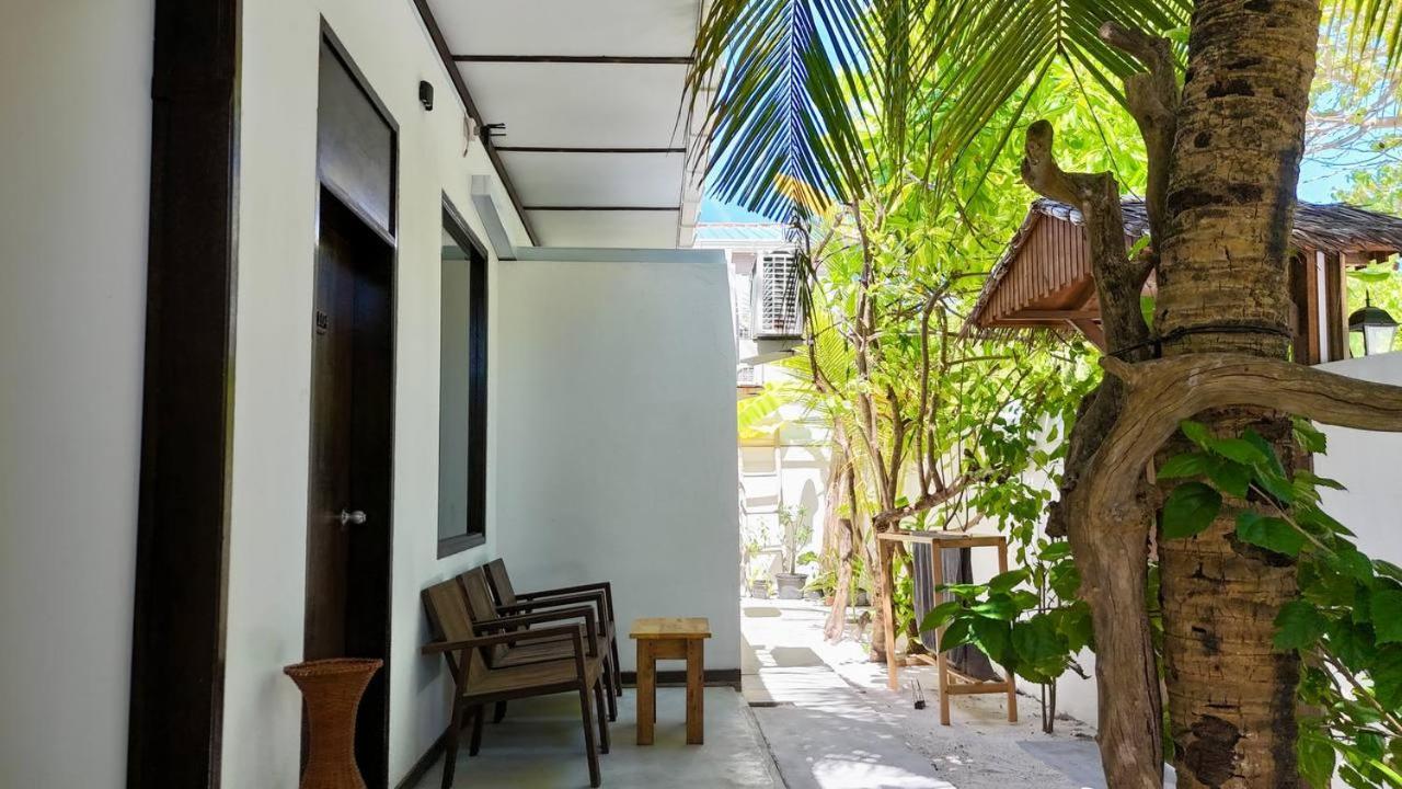 Seascape Retreats Dhigurah Hotel Dhigurah  Exterior photo