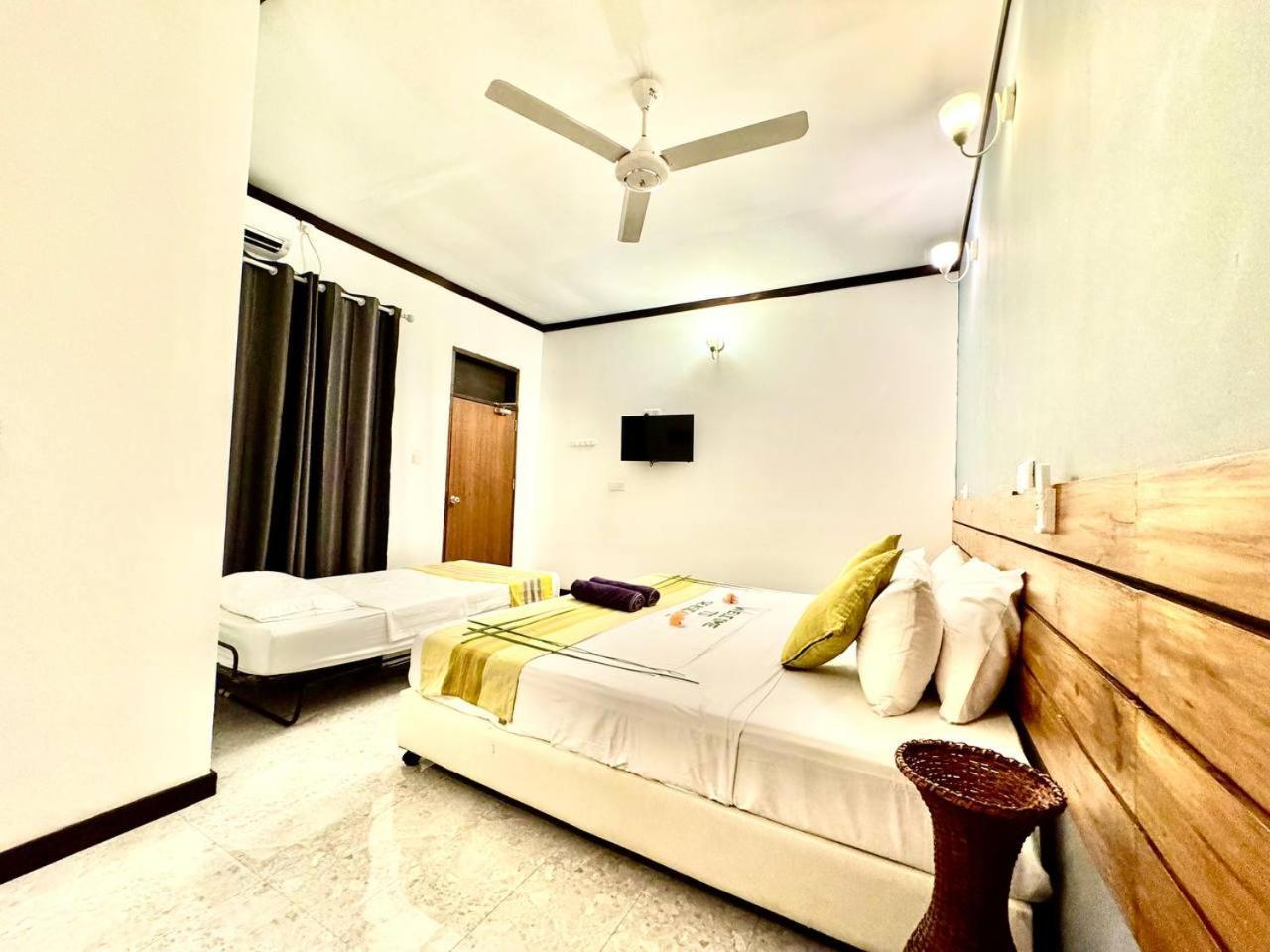 Seascape Retreats Dhigurah Hotel Dhigurah  Exterior photo