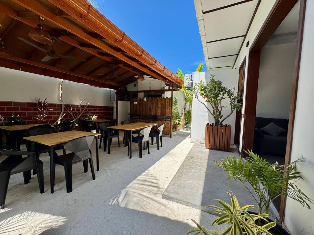 Seascape Retreats Dhigurah Hotel Dhigurah  Exterior photo