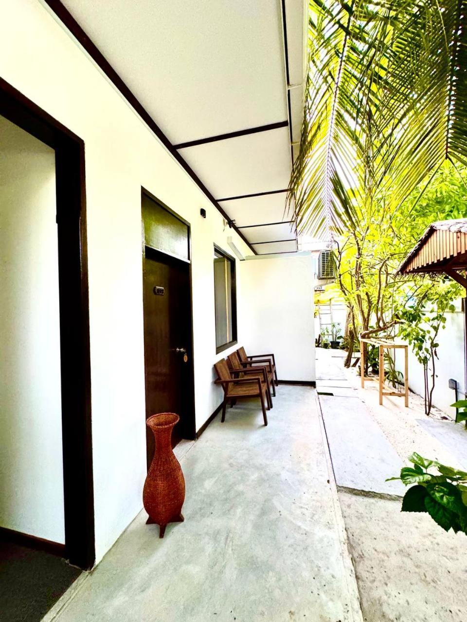 Seascape Retreats Dhigurah Hotel Dhigurah  Exterior photo